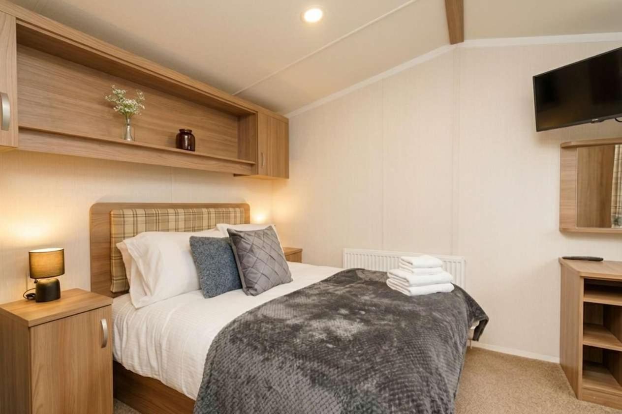 Spacious 3Beds Premium Caravan Near Edinburgh Seton Sands with Parking - B&B Birdston