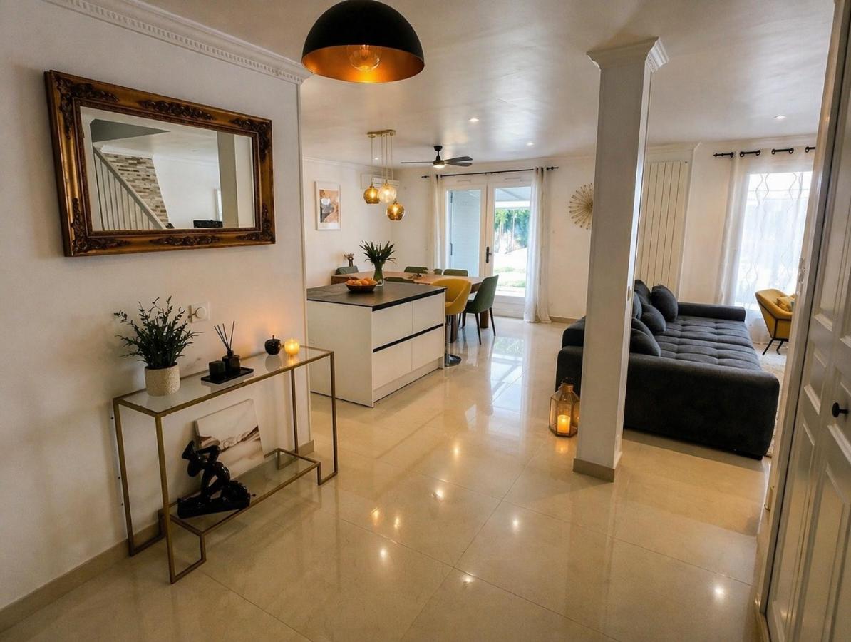 L Évasion 91 - Villa Piscine Privée & Véranda - B&B Bondoufle