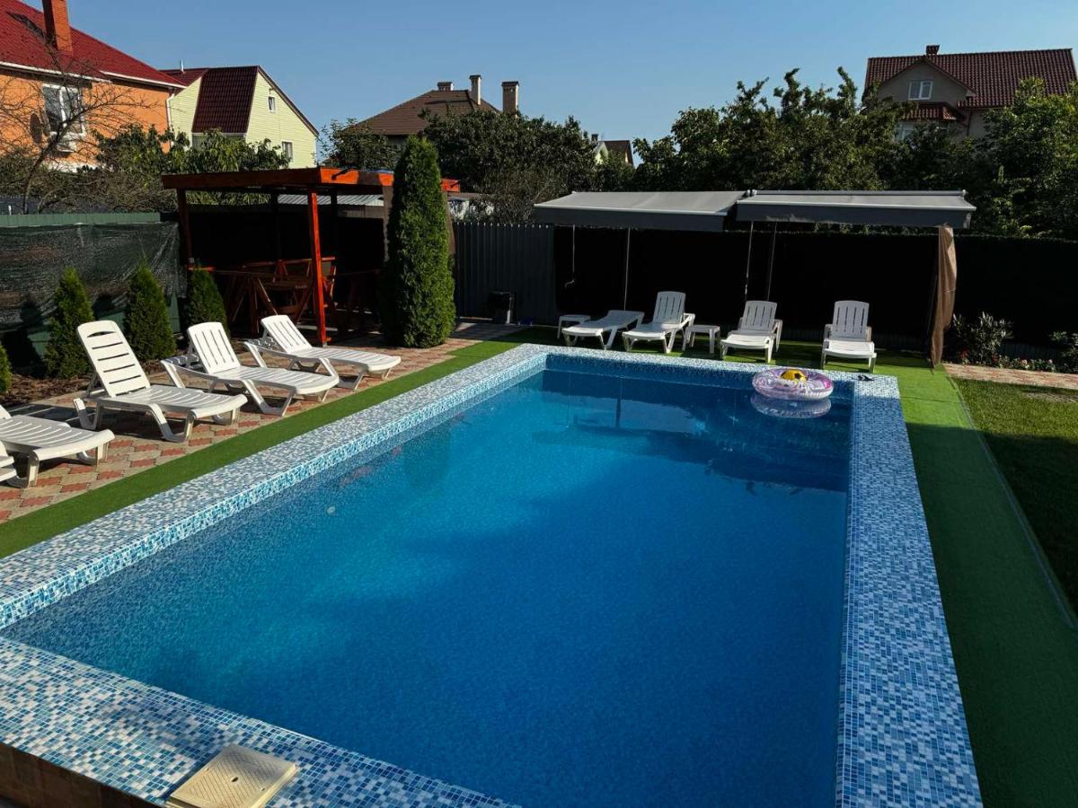 Дом с подогреваемым бассейном - Bed and Breakfast Lisky
