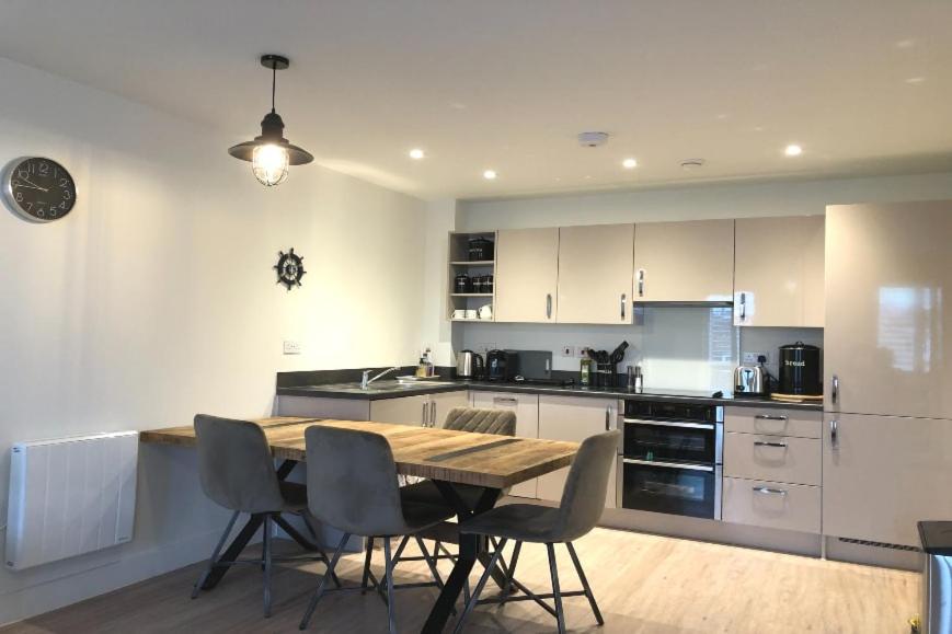 Estuary View, Central Stay with Parking - Bed and Breakfast Exmouth