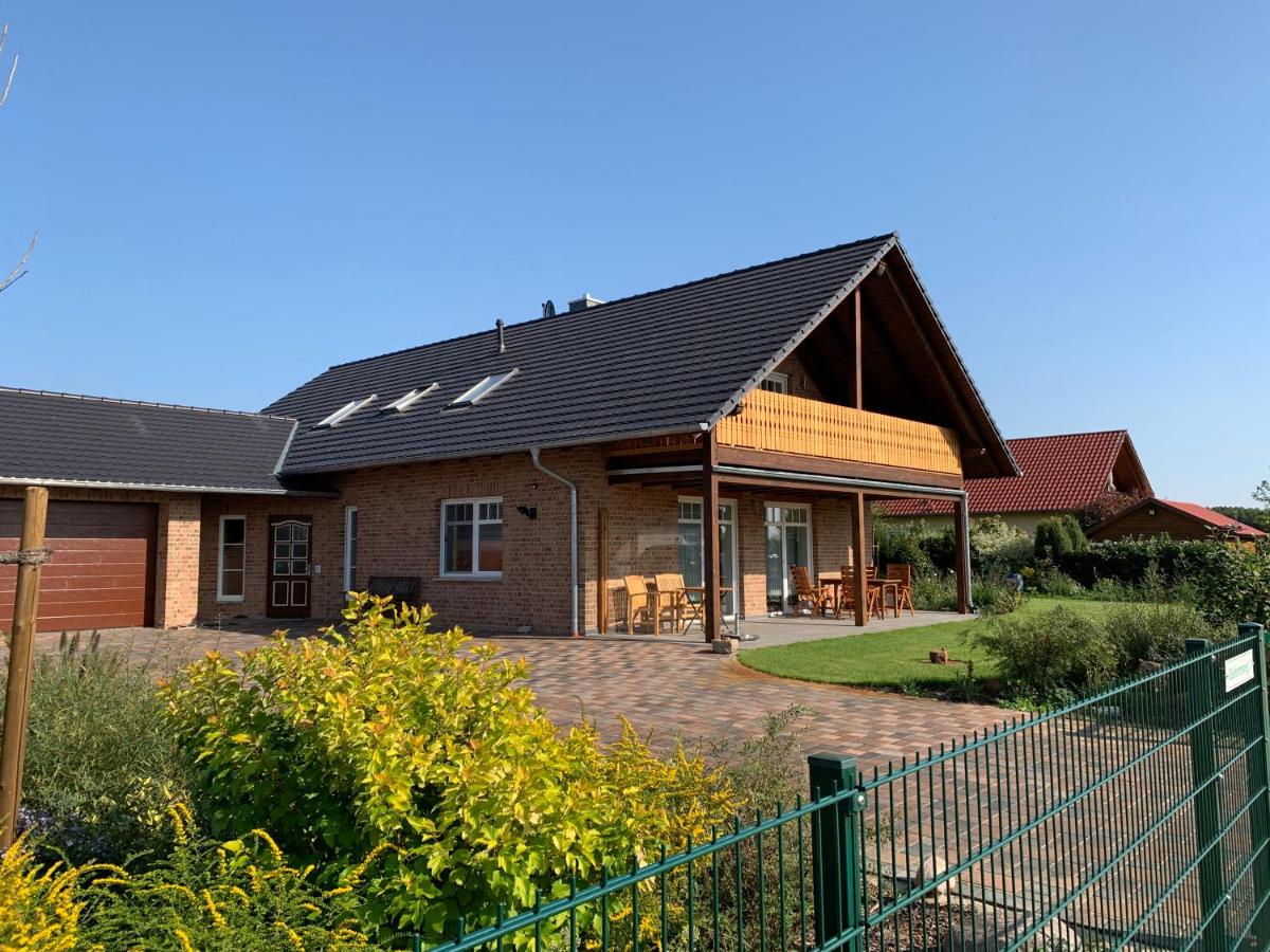 Ferienwohnung am Arendsee mit Balkon Seenähe sehr ruhige Lage - B&B Luftkurort Arendsee