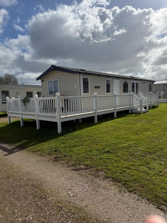 Serenity 2 No 98 Central lounge sleeps 6 x 3 bedrooms x 2 bathrooms - Ferienwohnung Lowestoft