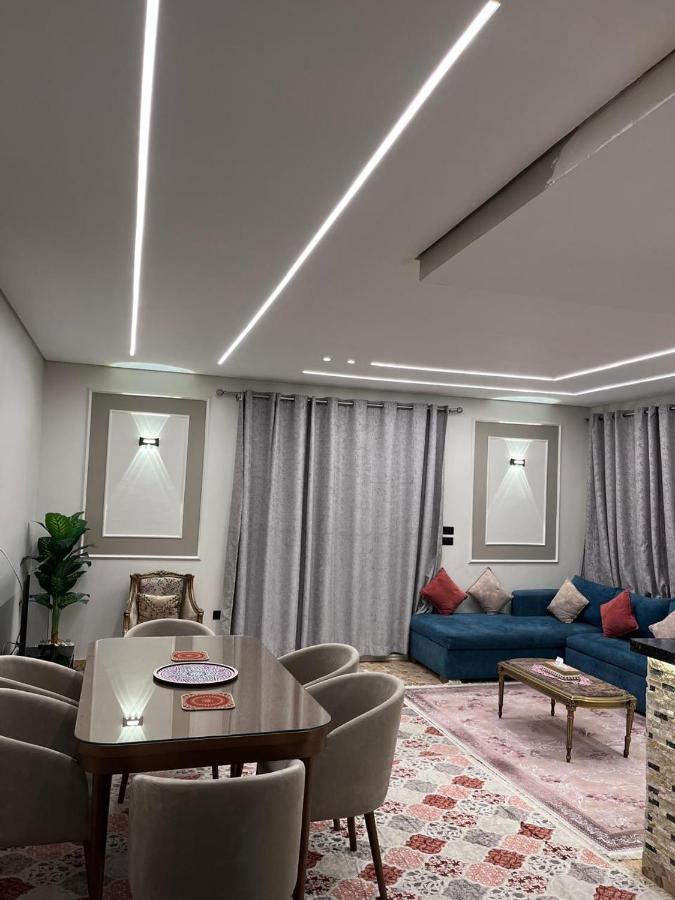 New Cairo City, two bedroom apartment, fully furnished with AC - Bed and Breakfast Caïro