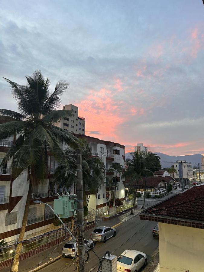 Apartamento a 300 metros da praia Vila Tupi-Praia Grande - B&B Praia Grande