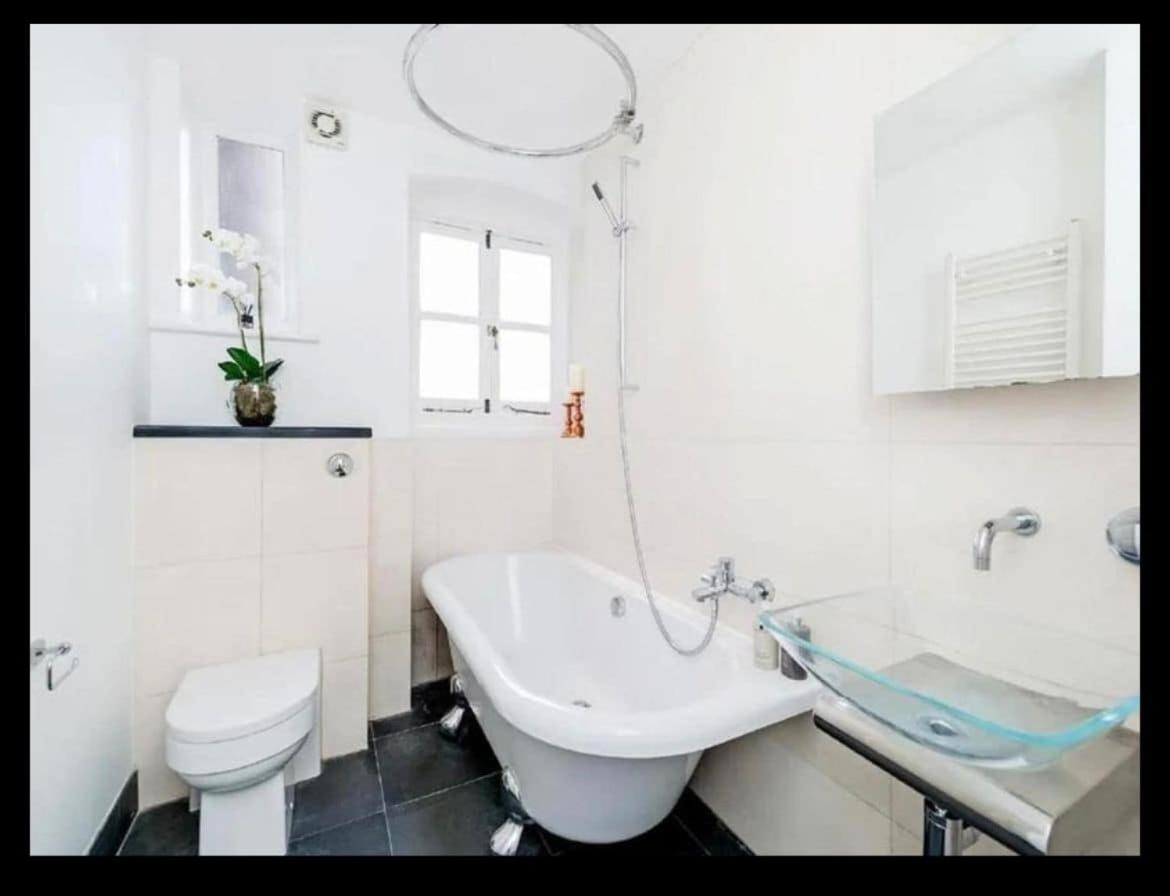 Private Room in shared flat in St John's Wood, close to the Beatles - B&B London