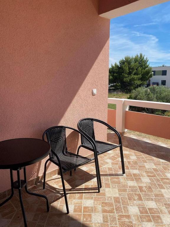 Apartment Tamaris Vir near the beach - TA Leut Agency - B&B Vir