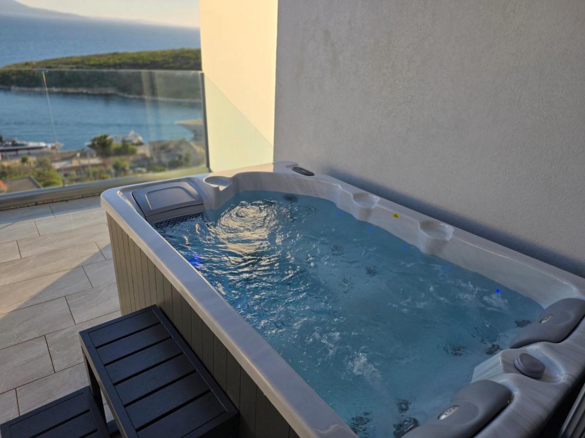 Elite Sea View Jacuzzi Penthouses - Ferienwohnung Saranda