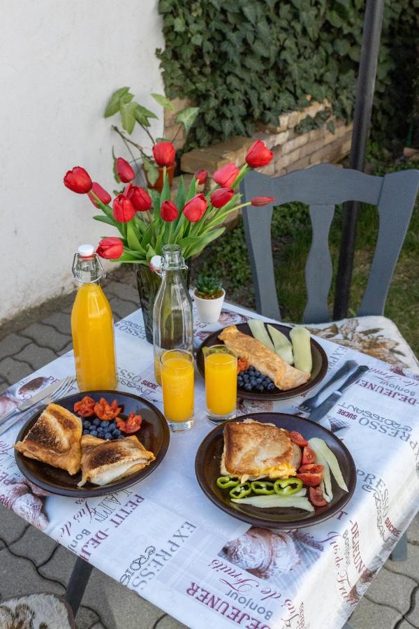 DowntownKate - Bed and Breakfast Debrecen