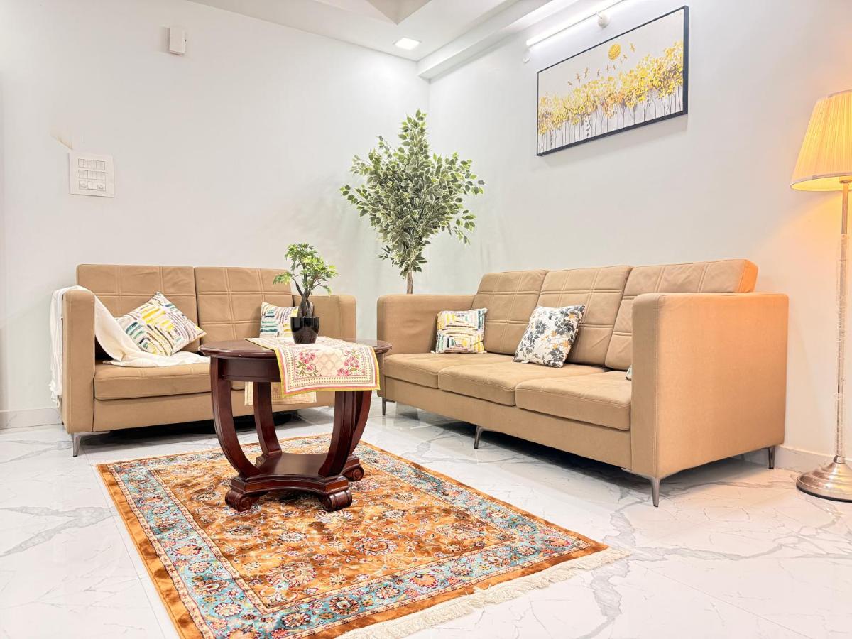 Cosy 3BHK Fully Equipped Apt - Ideal for Groups & Families - B&B Hyderabad