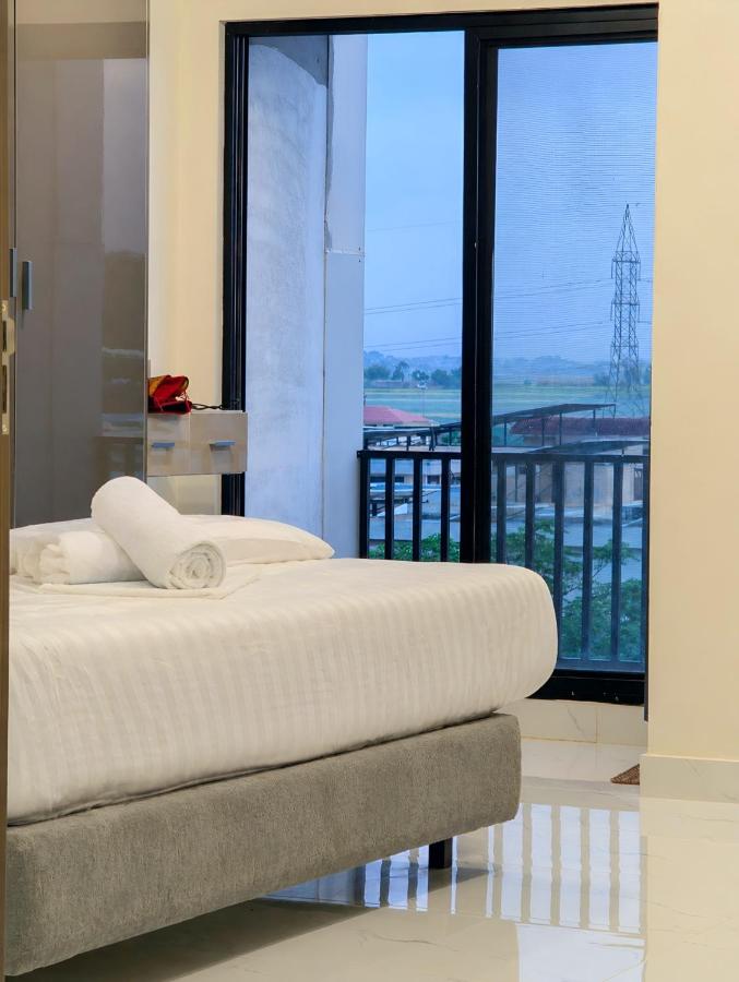 The Grand Winchester Apartments E-11 - Modern Luxury with Fully Equipped Kitchen - Netflix - Balcony - AC - Free Parking - Sector E-11 - Chambres d'hôtes Islamabad