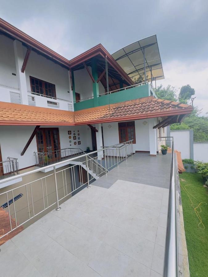 Lanthana Villa Kandy - B&B Kandy