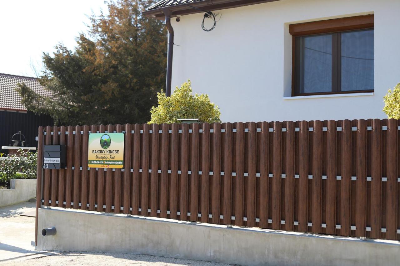 Bakony Kincse Vendégház - Bed and Breakfast Jásd