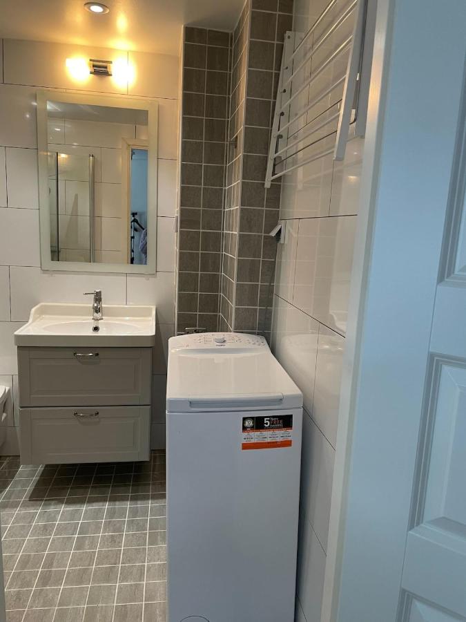 Fully equipped guest apartment with parking - B&B Upplands Vasby
