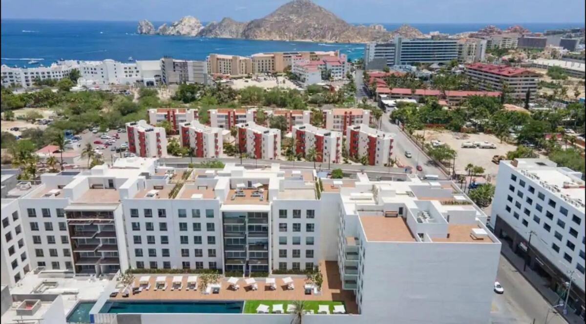 2BDR Condo Beach Downtown Jacuzzi Pool Amenities - B&B Cabo San Lucas
