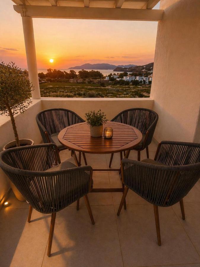 Deluxe One-Bedroom Apartment with Ocean View(2-4 Adults)