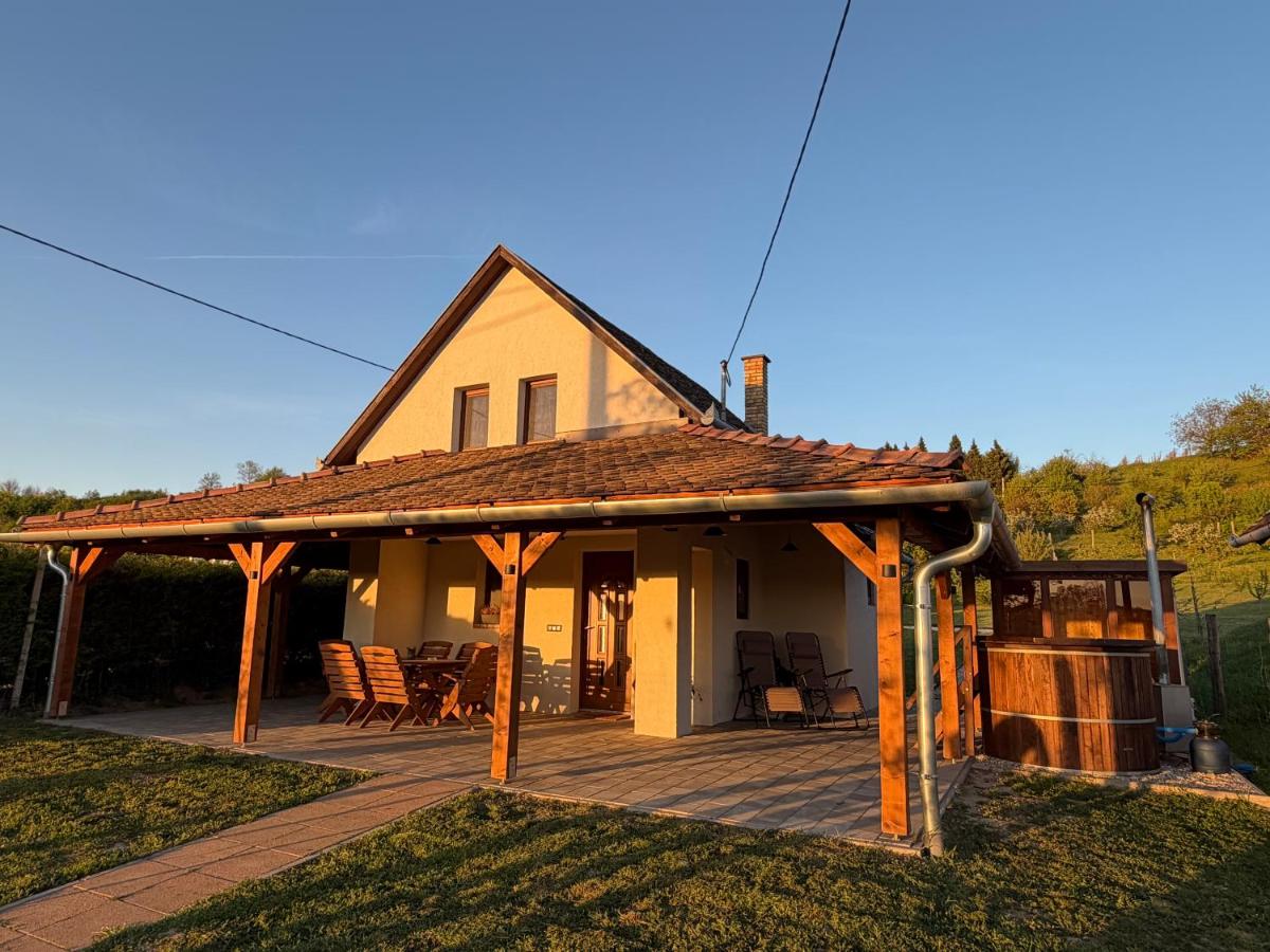 Horizont Haus - Ferienwohnung Tevel
