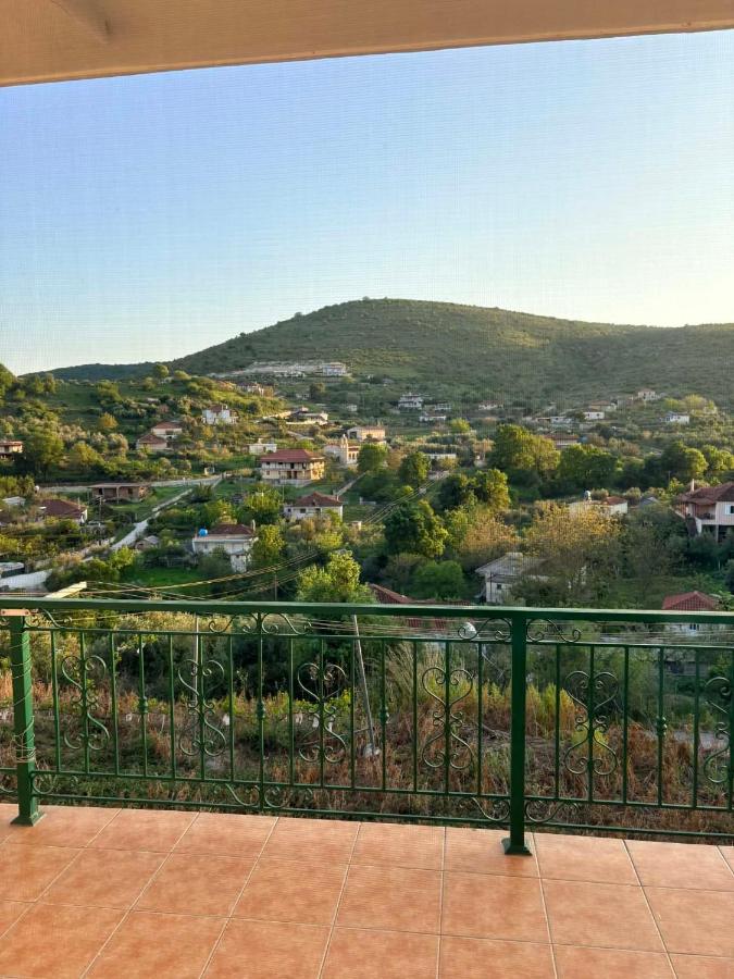 Dimitris House - B&B Pllakë