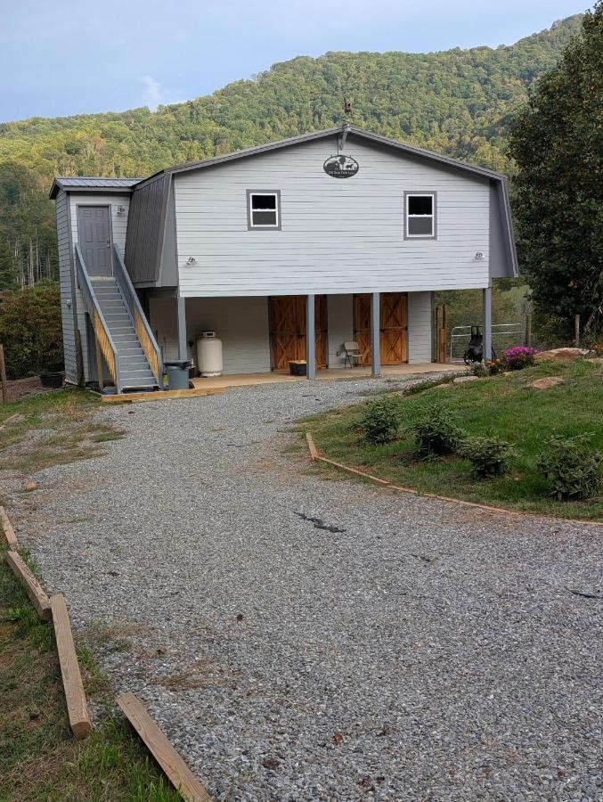 Barn Guest House - B&B Waynesville