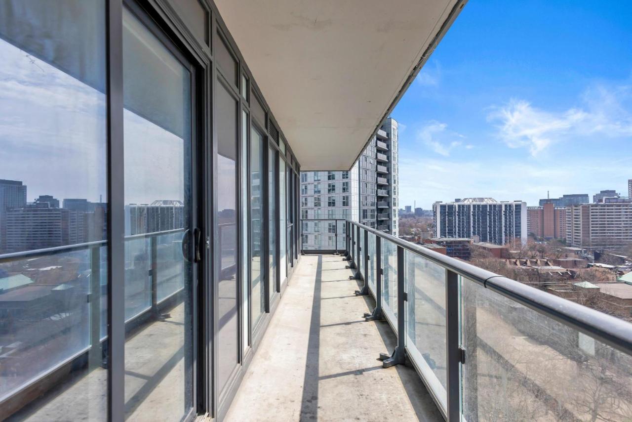 Family-Friendly 3BR Suite - Near CN Tower - B&B Toronto