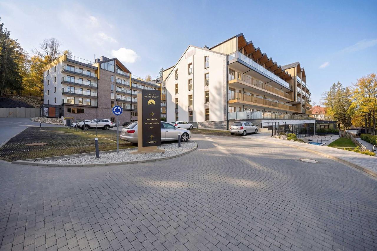 Stylowe Apartamenty z Parkingiem oraz Basenem i Siłownią by Noclegi Renters - Chambres d'hôtes Szklarska Poręba