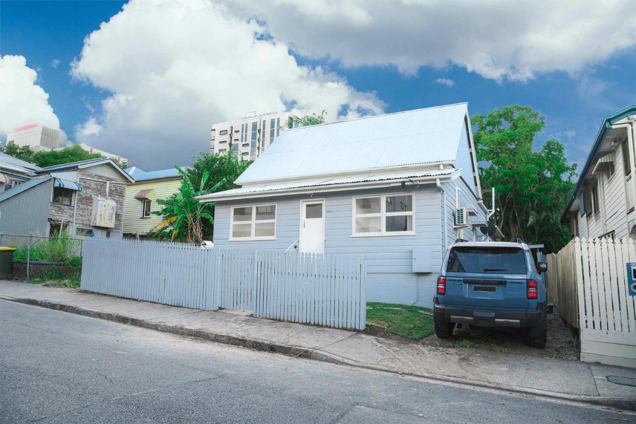 Classic Queenslander Kangaroo Point near river - B&B Brisbane