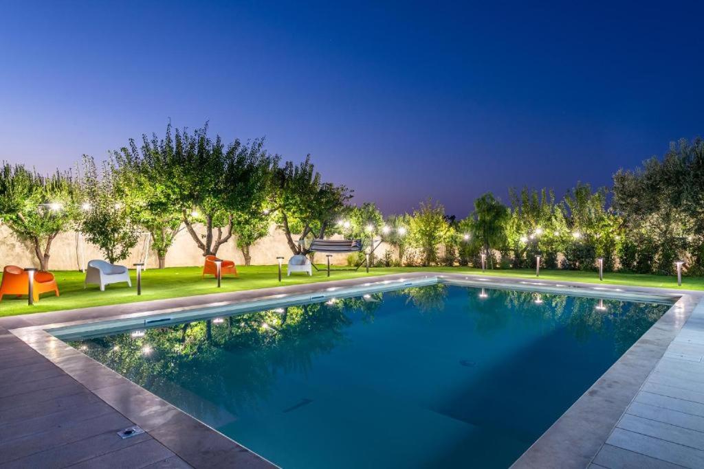 Blue Coast Luxury Private Villa, Pool, Jacuzzi, Guesthouse - B&B Bisceglie