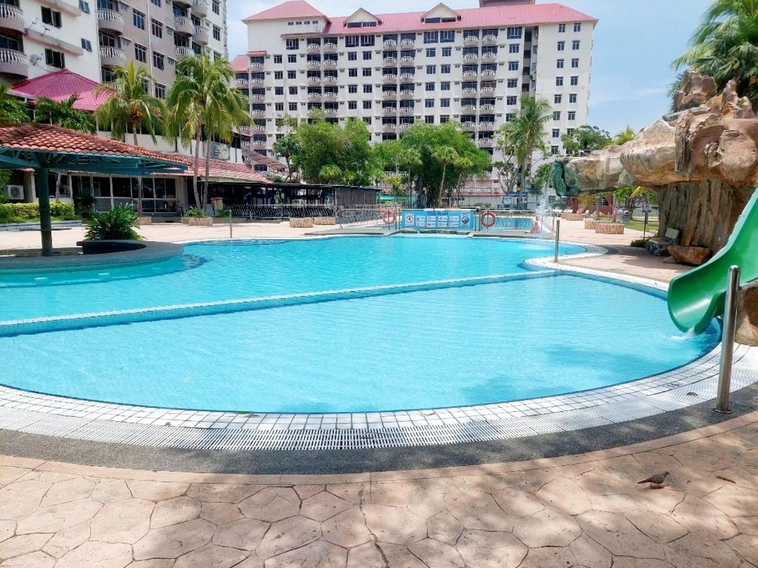 GB8 Glory Beach Resort Private 2 Bedroom Seaview Apartment Port Dickson - B&B Port Dickson