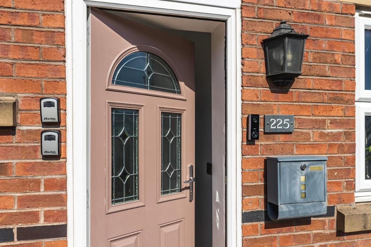 Willow House Stylish 3BR, 5 Guests Contractor Near MOD and HMRC - Ferienwohnung Donnington