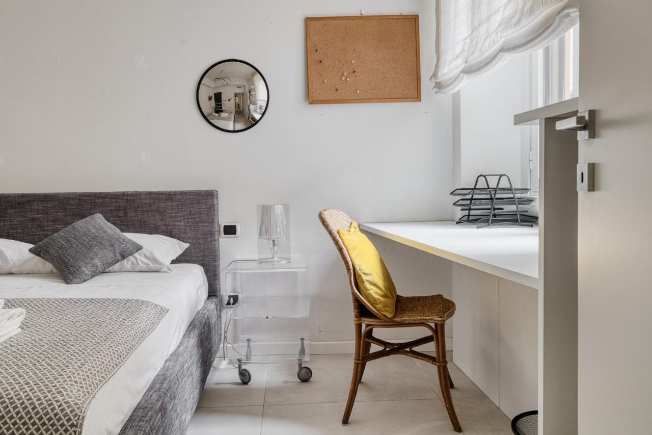 Just Urban Stays - Elegant 2-BR Flat in the Center - Porta Romana M3 - B&B Milano