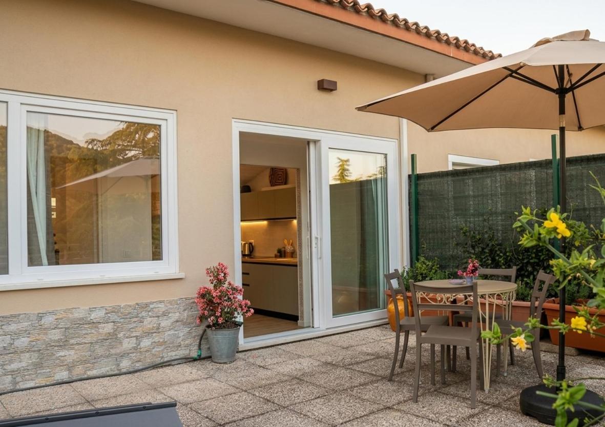 Dolce Vita - Terrazza sul Garda con Parcheggio Privato - B&B Garda