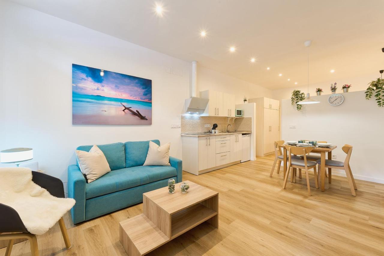 Kosta Homes - Carihuela Nest - B&B Torremolinos