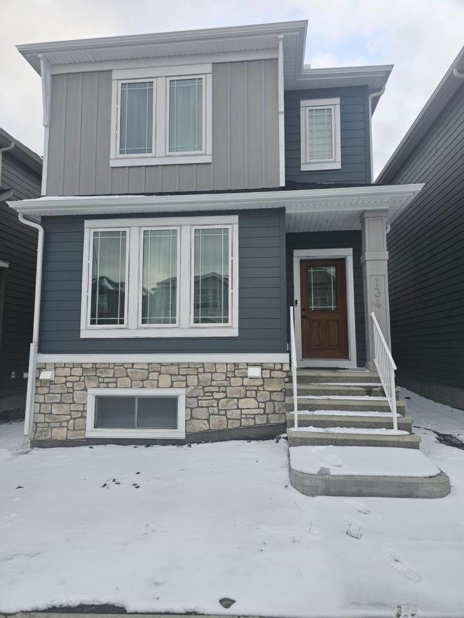 Cozy 2BR Basement Suite in Vermilion Hill SW Calgary - Chambres d'hôtes Calgary