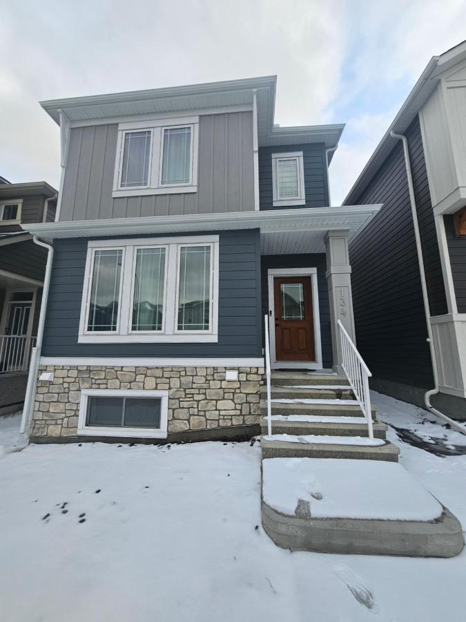 Cozy 2BR Basement Suite in Vermilion Hill SW Calgary - Chambres d'hôtes Calgary