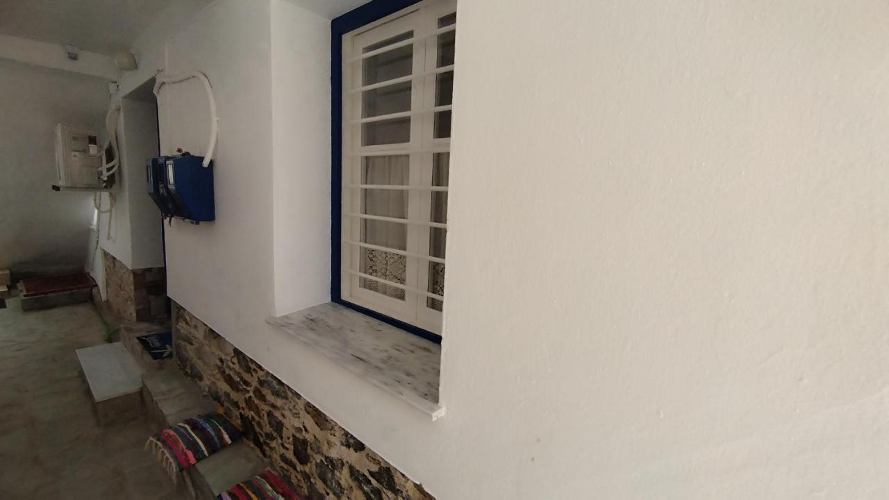 Authentic Stone Apartment 150 m from the Beach - Chambres d'hôtes Kavala