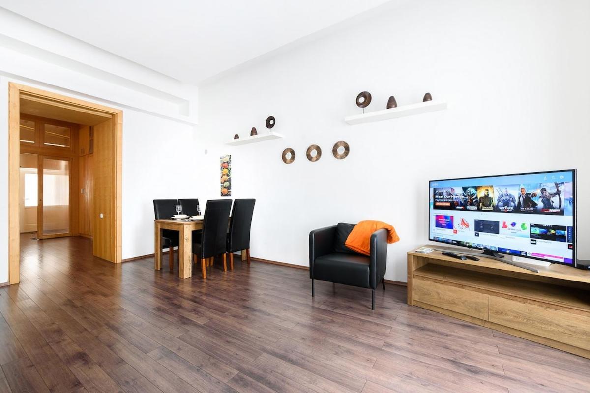 Apaczai 17 Cozy elegance near Chain Bridge - B&B Budapest