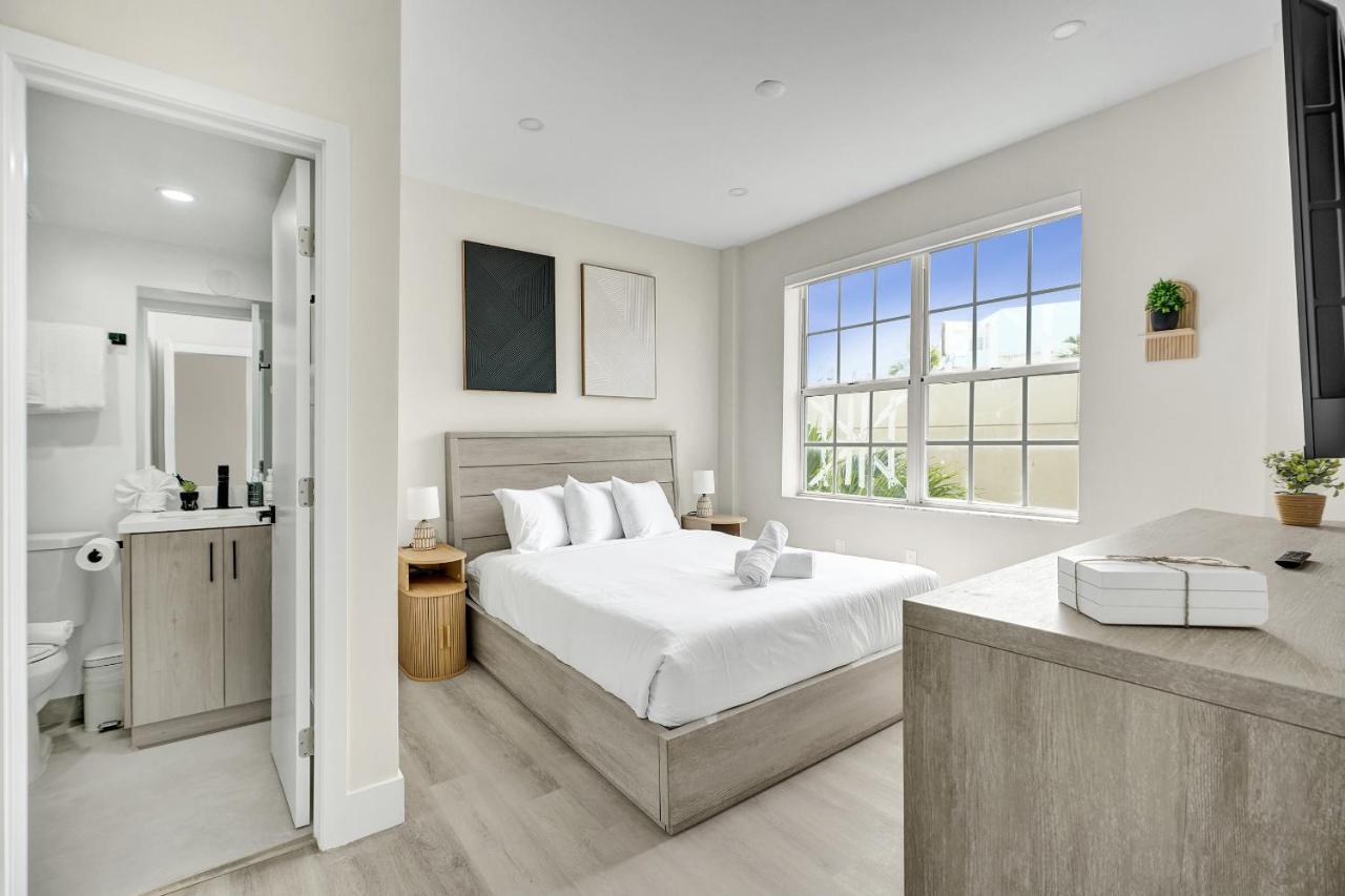 Cozy 2BR 2BA SoBe Escape 1 Min to the Ocean 203 - Bed and Breakfast Miami Beach