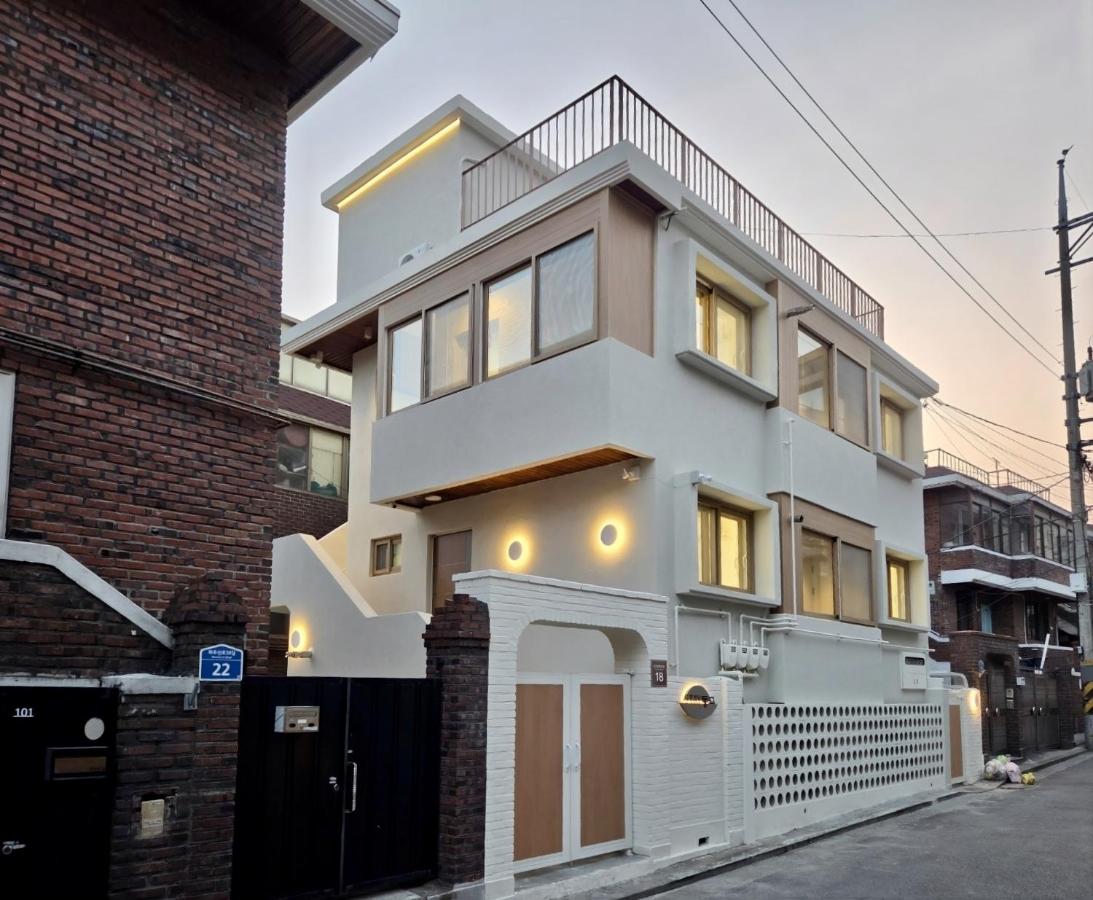 New l Hongdae 3BR l 4 Queen Beds l 5min walk - Ferienwohnung Seoul