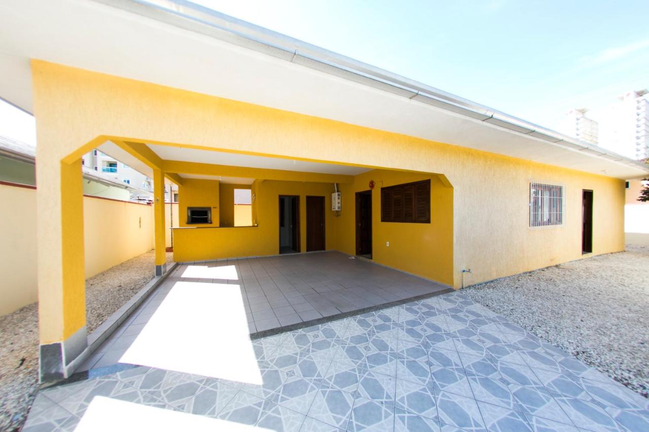BRUNO KLEMTZ RUA 274 CaSA COM PISCINA PRIVATIVA - Bed and Breakfast