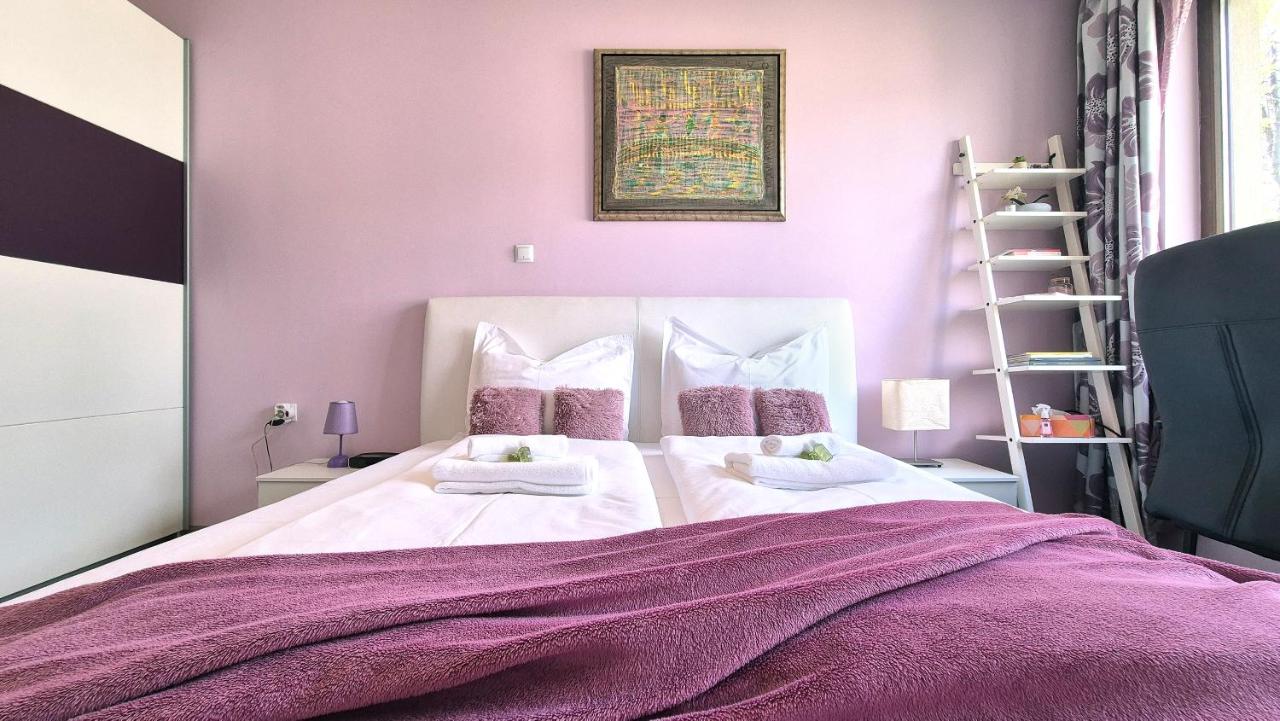 The Violet Bloom Parkside Apartment in Geo Milev by KeyBox - B&B Sofia