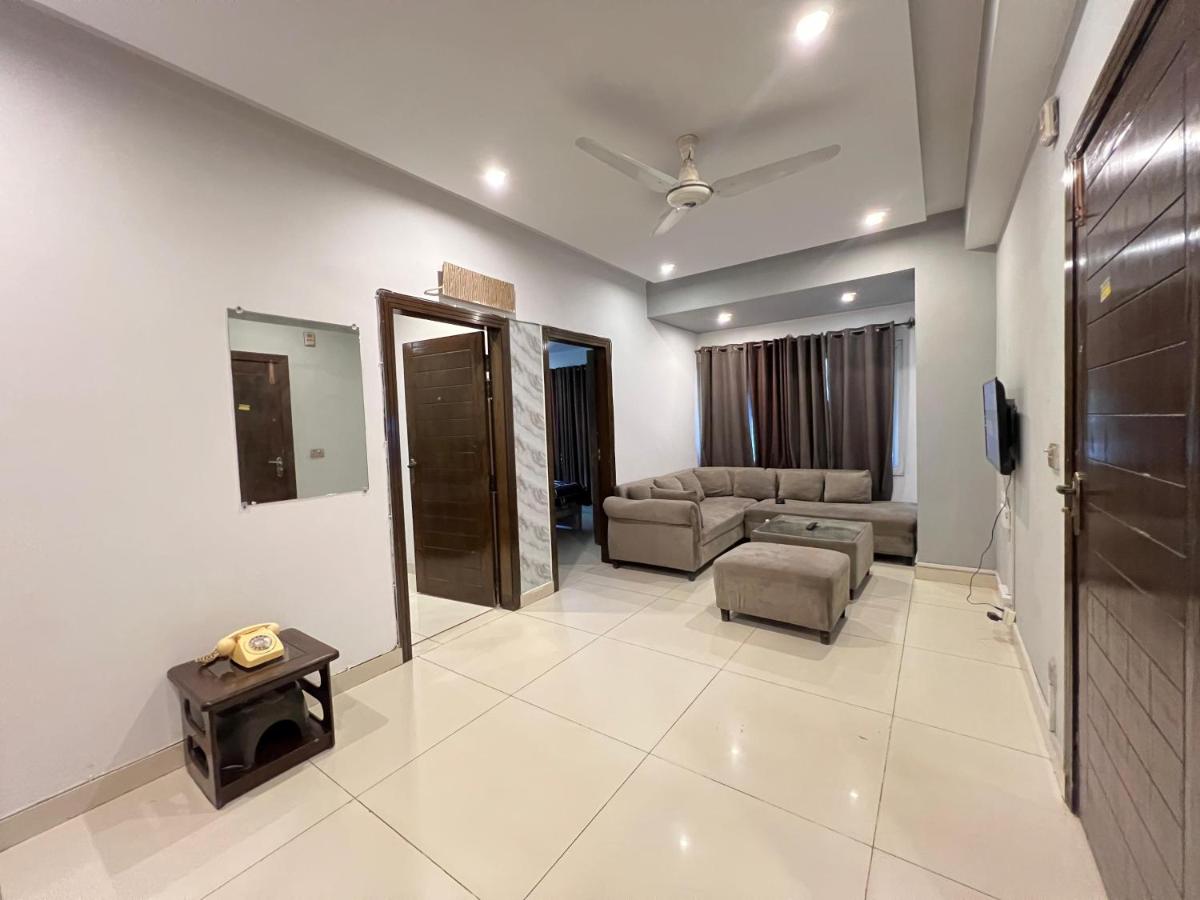 Comfort Hub Luxury 2BR Family Apartments, Fast WiFi , Smart TV - Chambres d'hôtes Islamabad