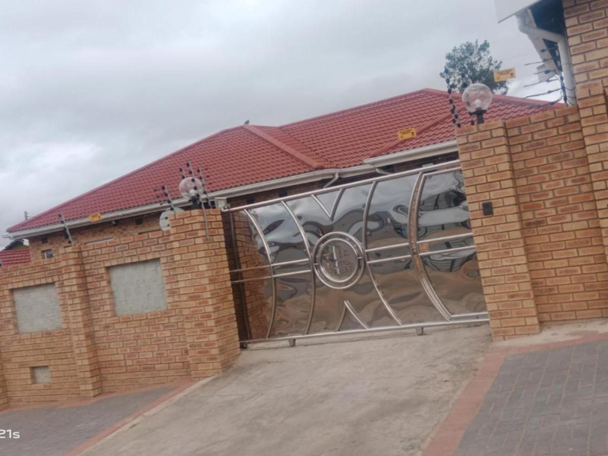 Radie Guest House - Chambres d'hôtes Mthatha