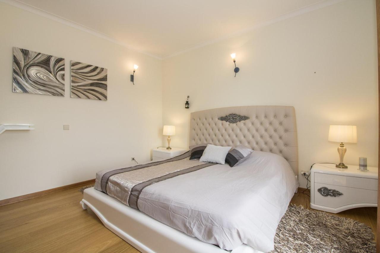 Villa Lira by Algarve Holidays - B&B Almancil