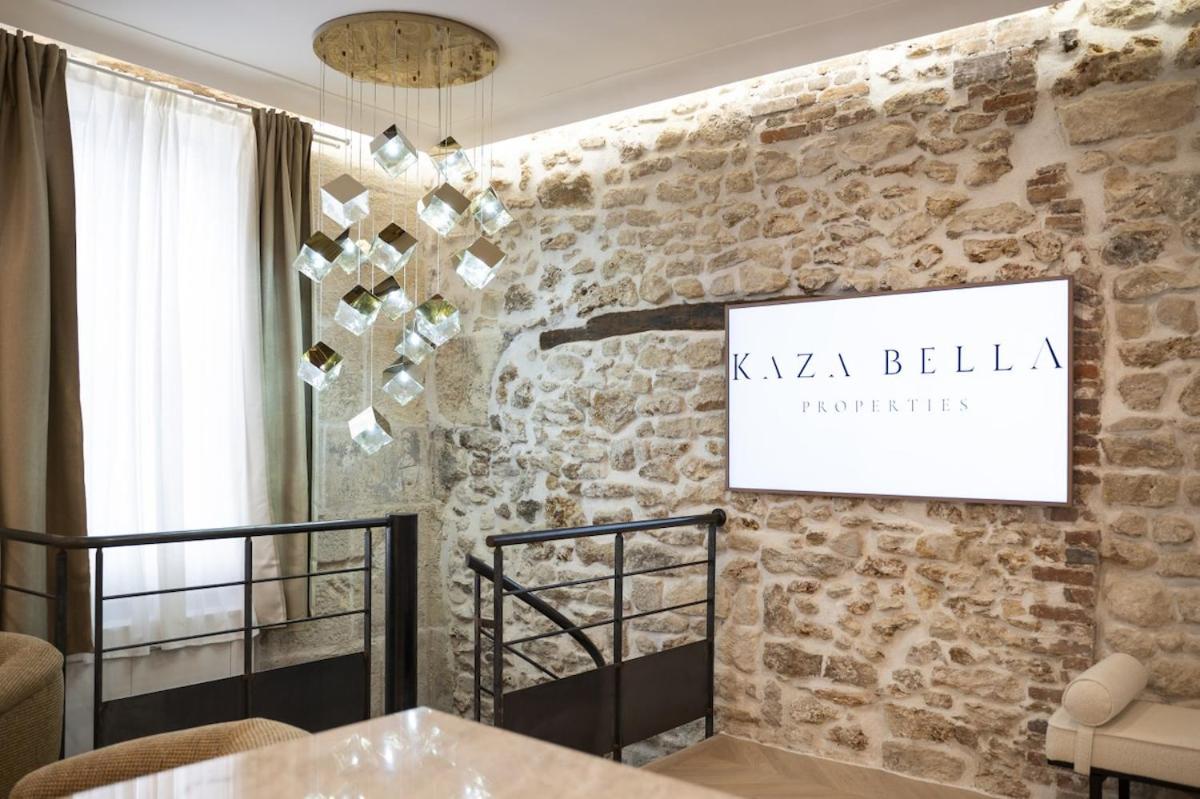 KAZA BELLA - Haut Marais Modern flat with small pool - B&B Paris