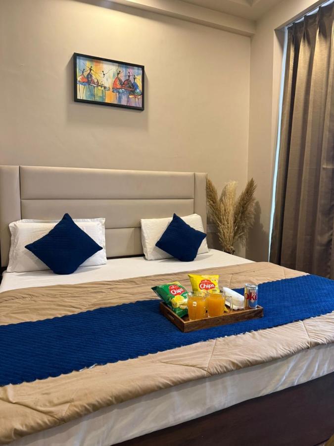 Happy Home Stay - B&B Greater Noida