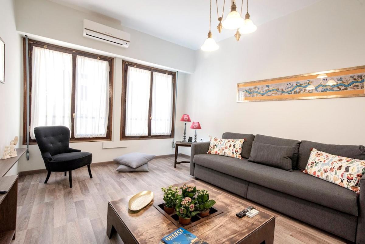 'Socrates' Apartment In The Heart Of Athens - B&B Athens