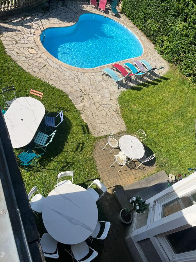 Maison confortable avec piscine privée à Bailleul - B&B Bailleul