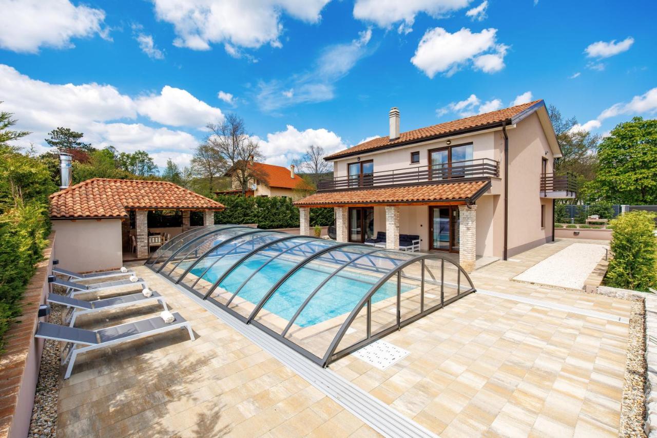 Lux pool Villa Zen - located in peaceful village near Rijeka and Opatija - Chambres d'hôtes Klana