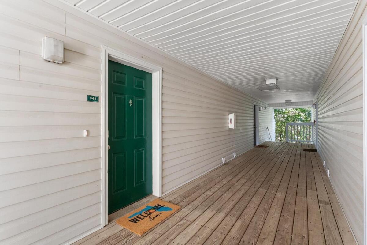Beach Condo Steps to Sand - Fully Renovated and Pool - B&B Destin