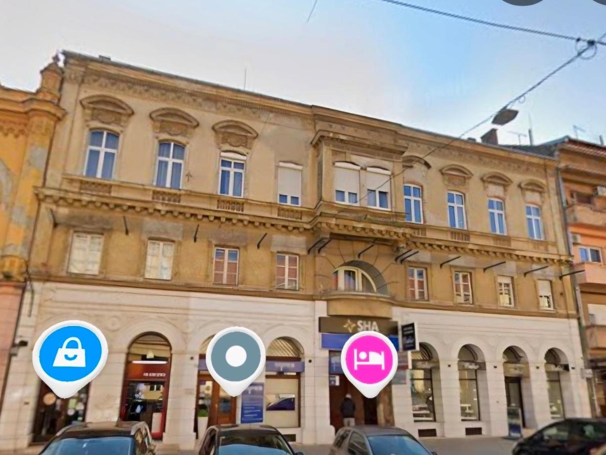LABIRINT - center, free parking, self check-in - Bed and Breakfast Osijek