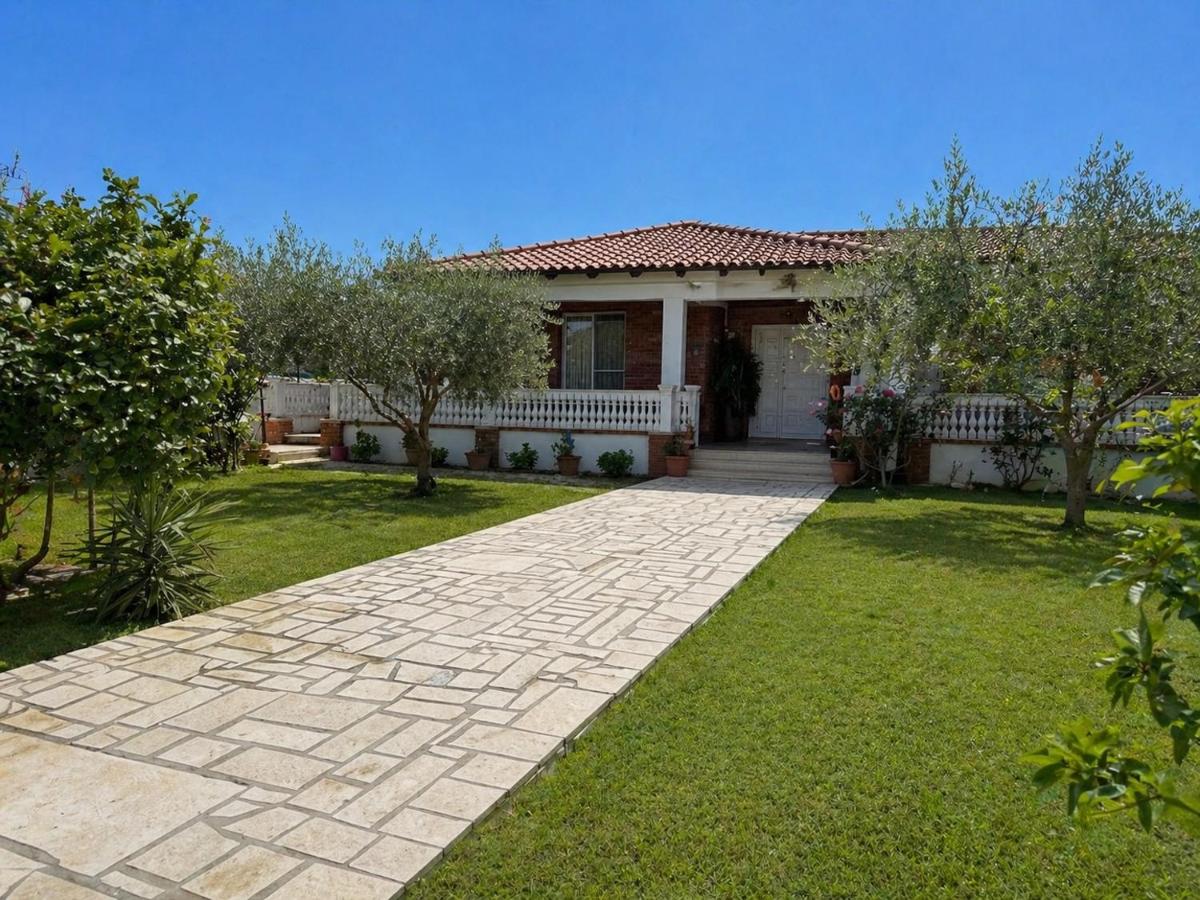 Comfortable Private Villeta Near Beach By Arial - Chambres d'hôtes Vlora